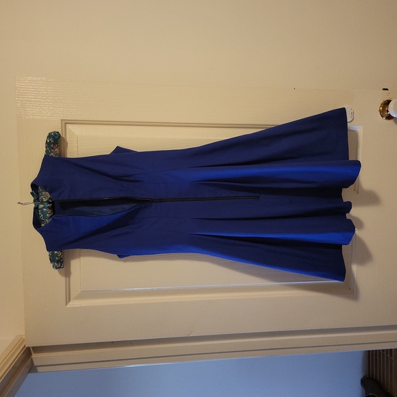 Cue Dresses & Skirts - Cue Dress